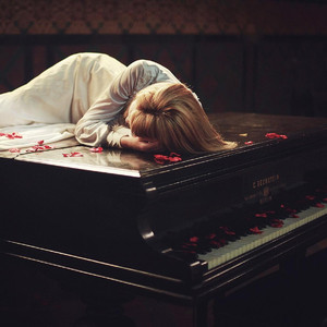 女子驷马悬吊真人
